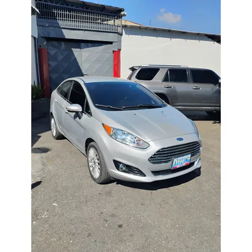 Ford Fiesta Titanium 2017 Plateado Maracay