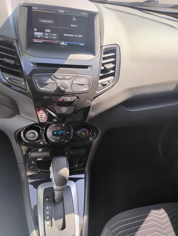 Ford Fiesta Titanium 2017 Plateado Maracay