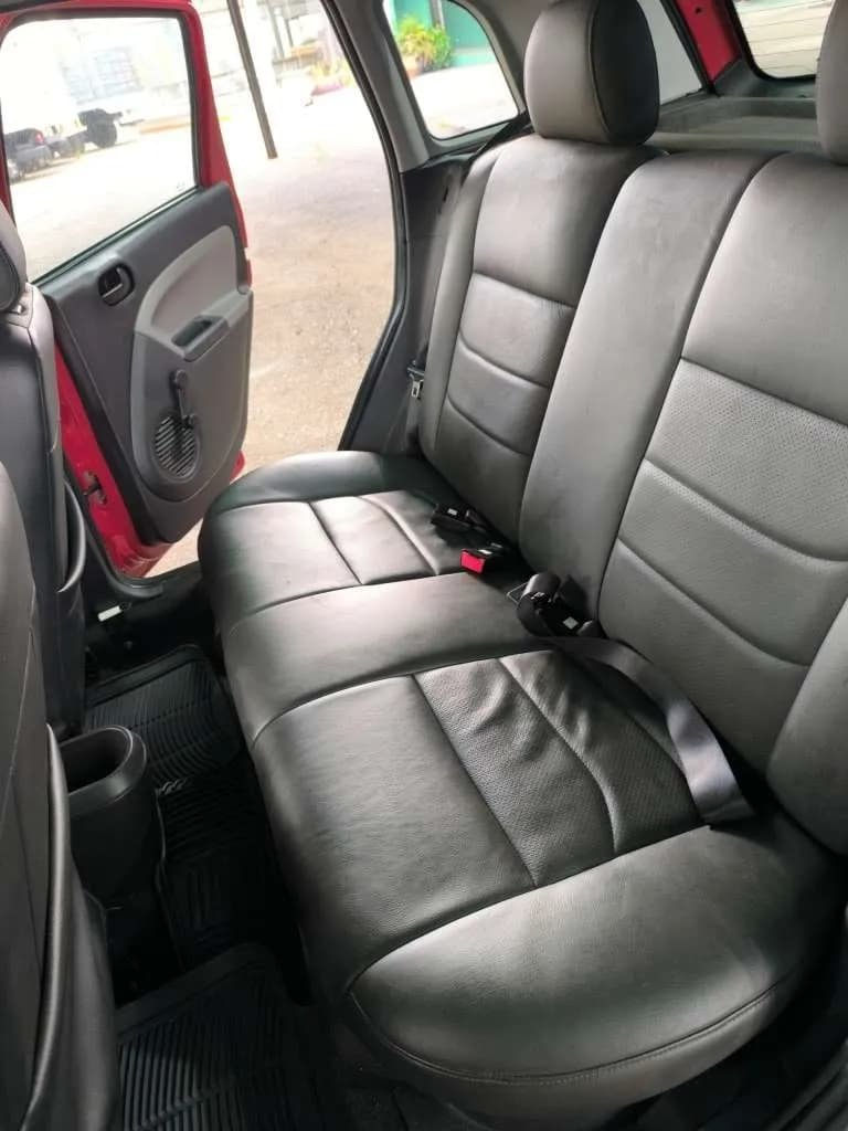 Ford Fiesta Max 2009 Rojo