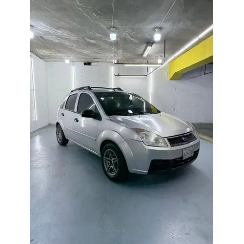 Ford Fiesta 2008 Plateado Caracas