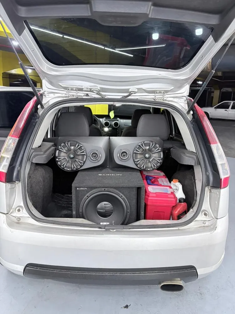 Ford Fiesta 2008 Plateado Caracas