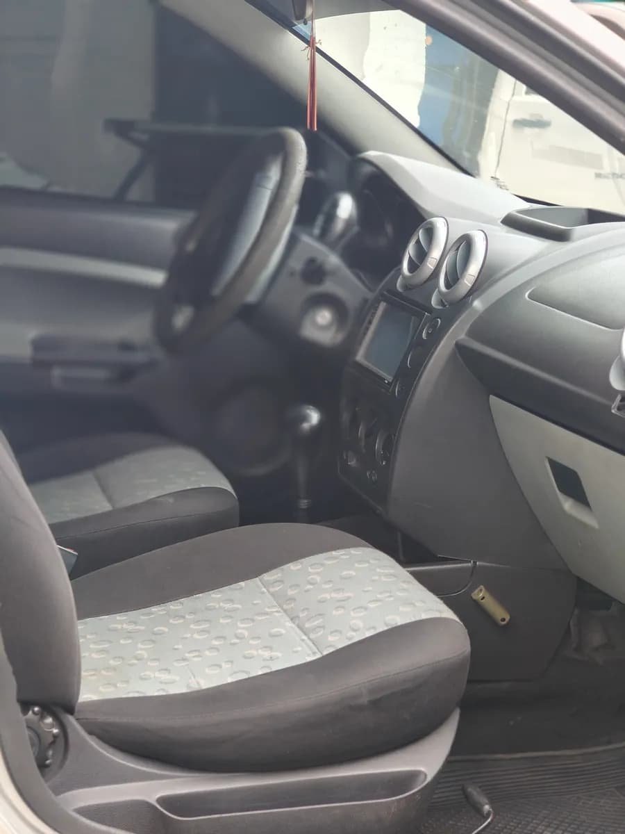 Ford Fiesta Max Automatico 2009 Plateado
