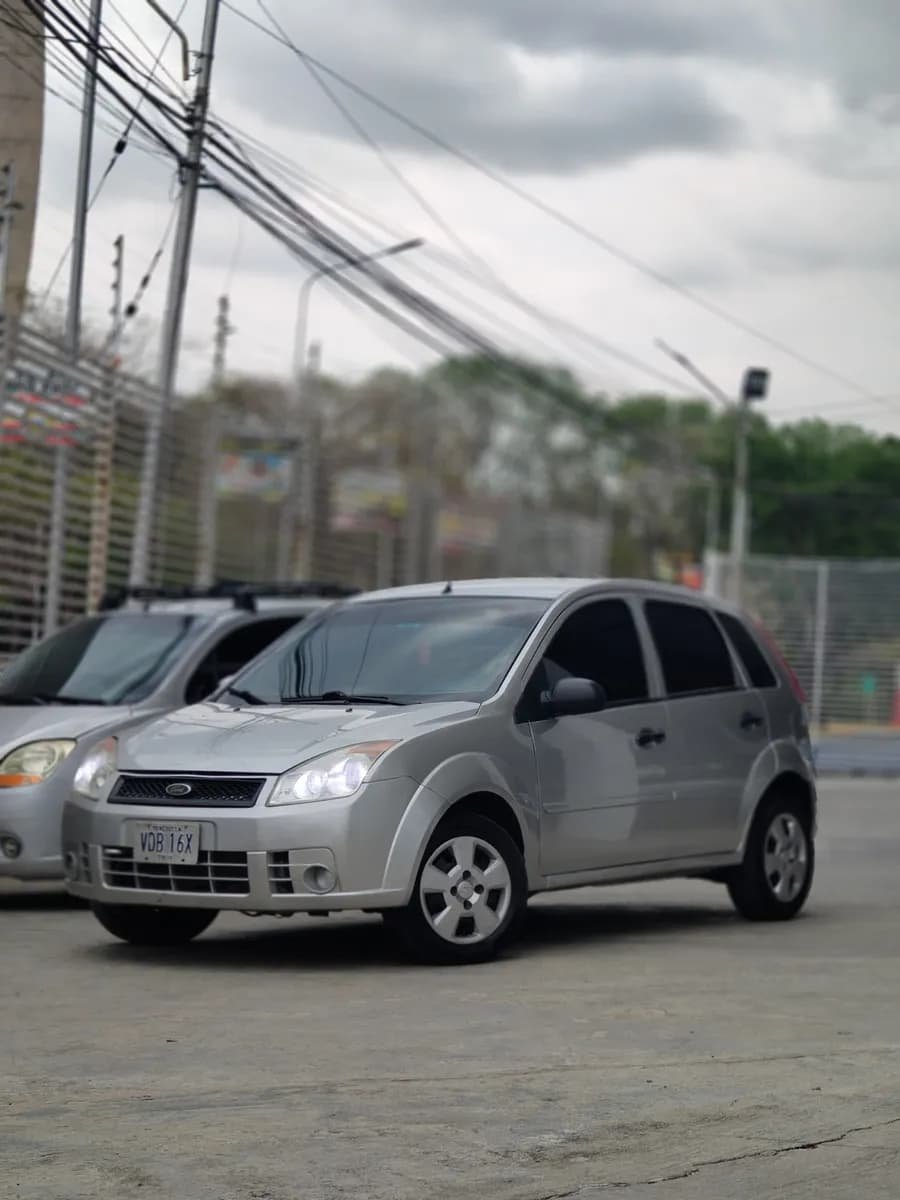 Ford Fiesta Max Automatico 2009 Plateado