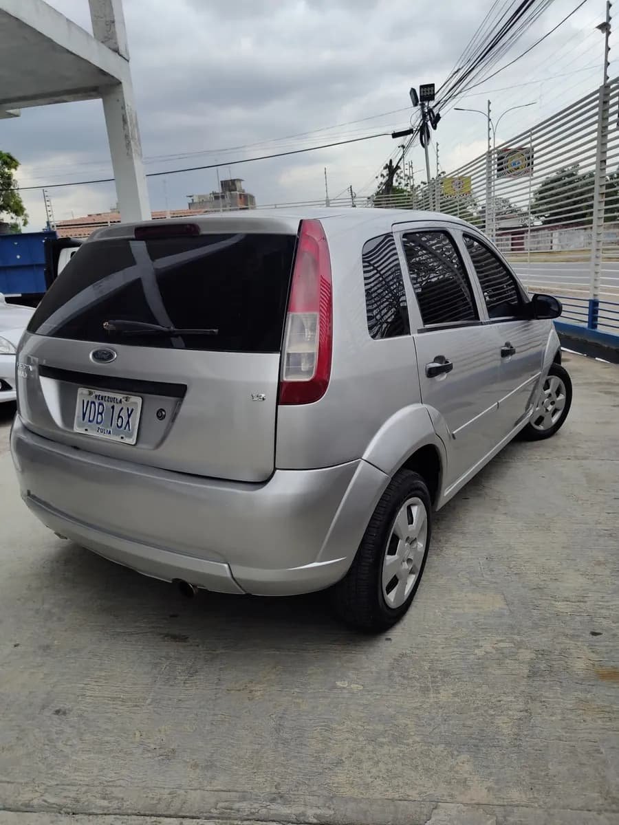 Ford Fiesta Max Automatico 2009 Plateado