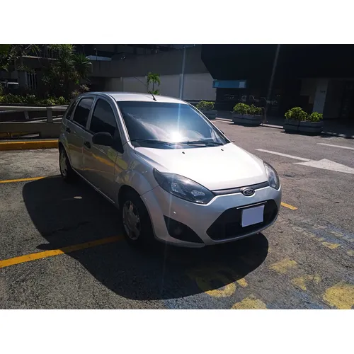 Ford Fiesta 2013 Plateado Caracas