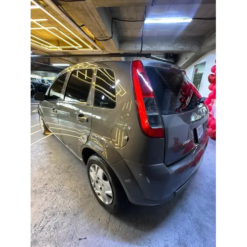 Ford Fiesta 2011 Gris Caracas