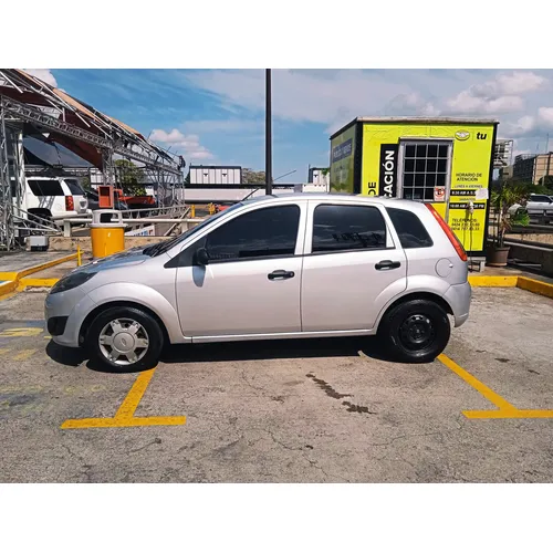 Ford Fiesta 2013 Plateado Caracas