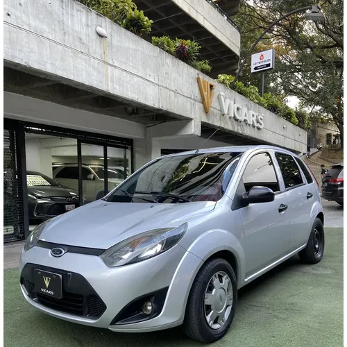 Ford Fiesta 2013 Plateado Caracas
