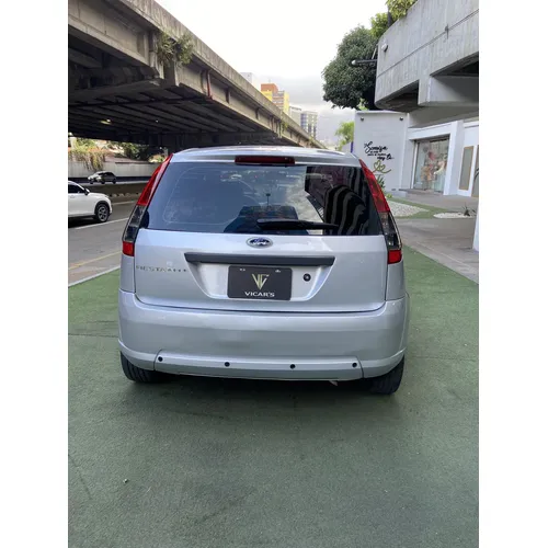 Ford Fiesta 2013 Plateado Caracas