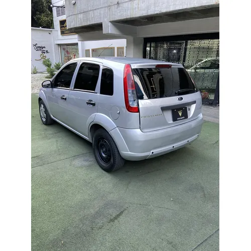 Ford Fiesta 2013 Plateado Caracas