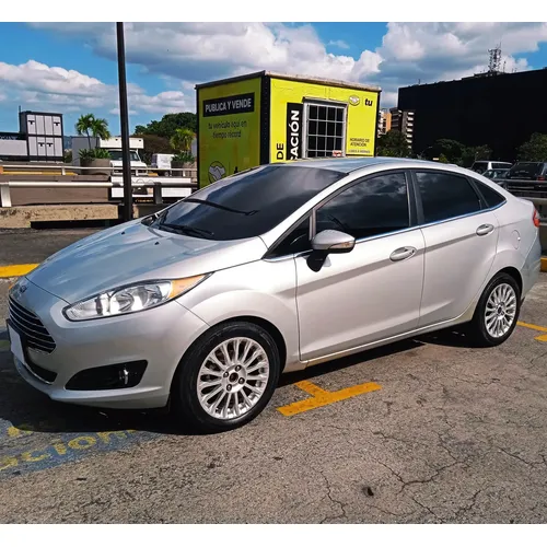 Ford Fiesta Titanium 2018 Plateado Caracas