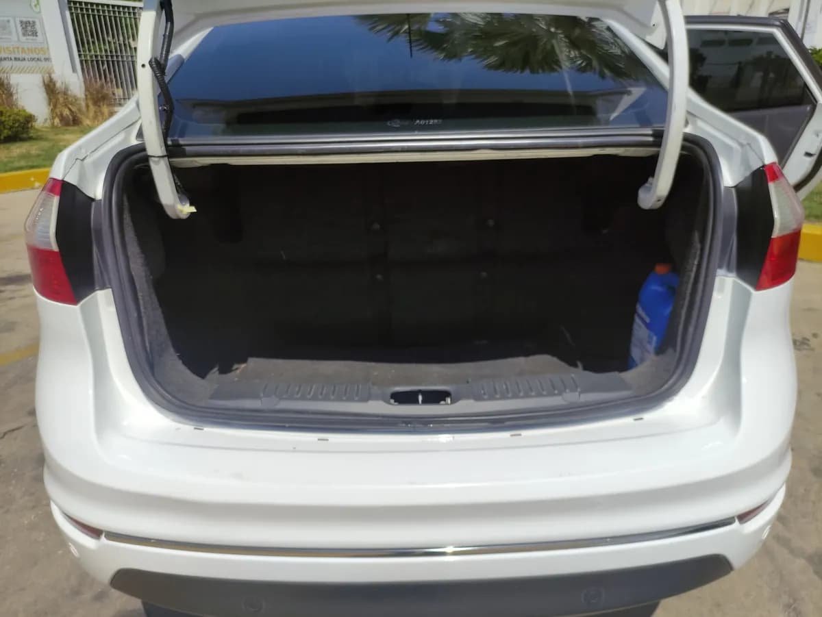 Ford Fiesta Titanium 2014 Blanco