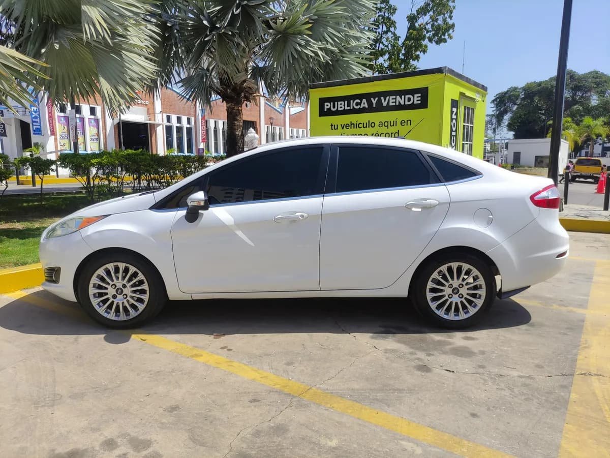 Ford Fiesta Titanium 2014 Blanco