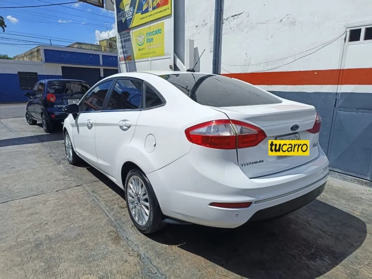 Ford Fiesta Titanium 2014 Blanco Sedán