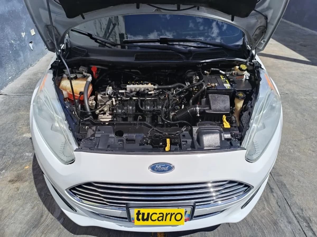 Ford Fiesta Titanium 2014 Blanco Sedán