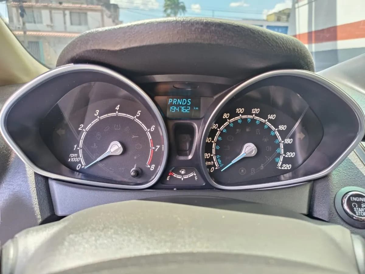 Ford Fiesta Titanium 2014 Blanco Sedán
