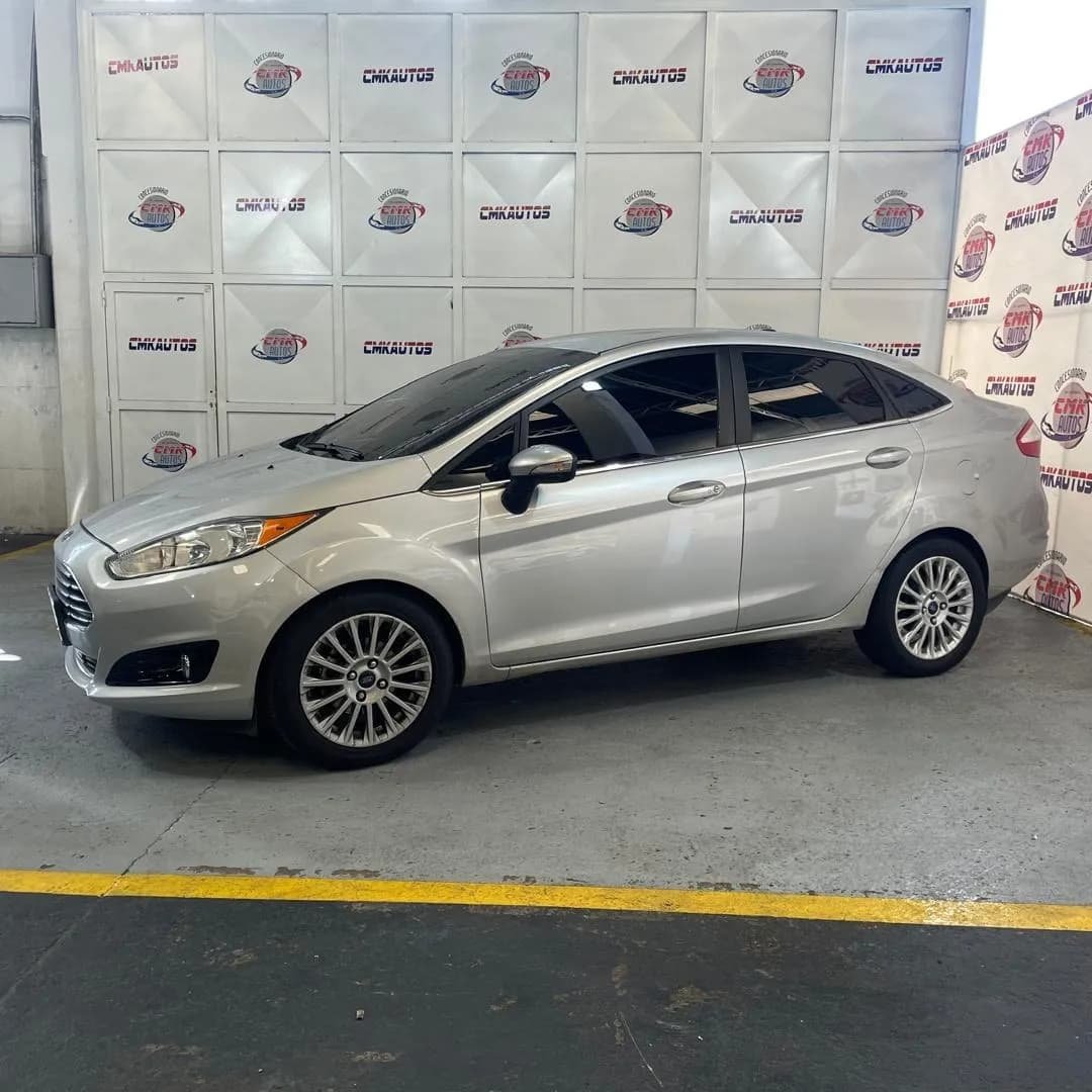 Ford Fiesta Titanium 2014 Plateado