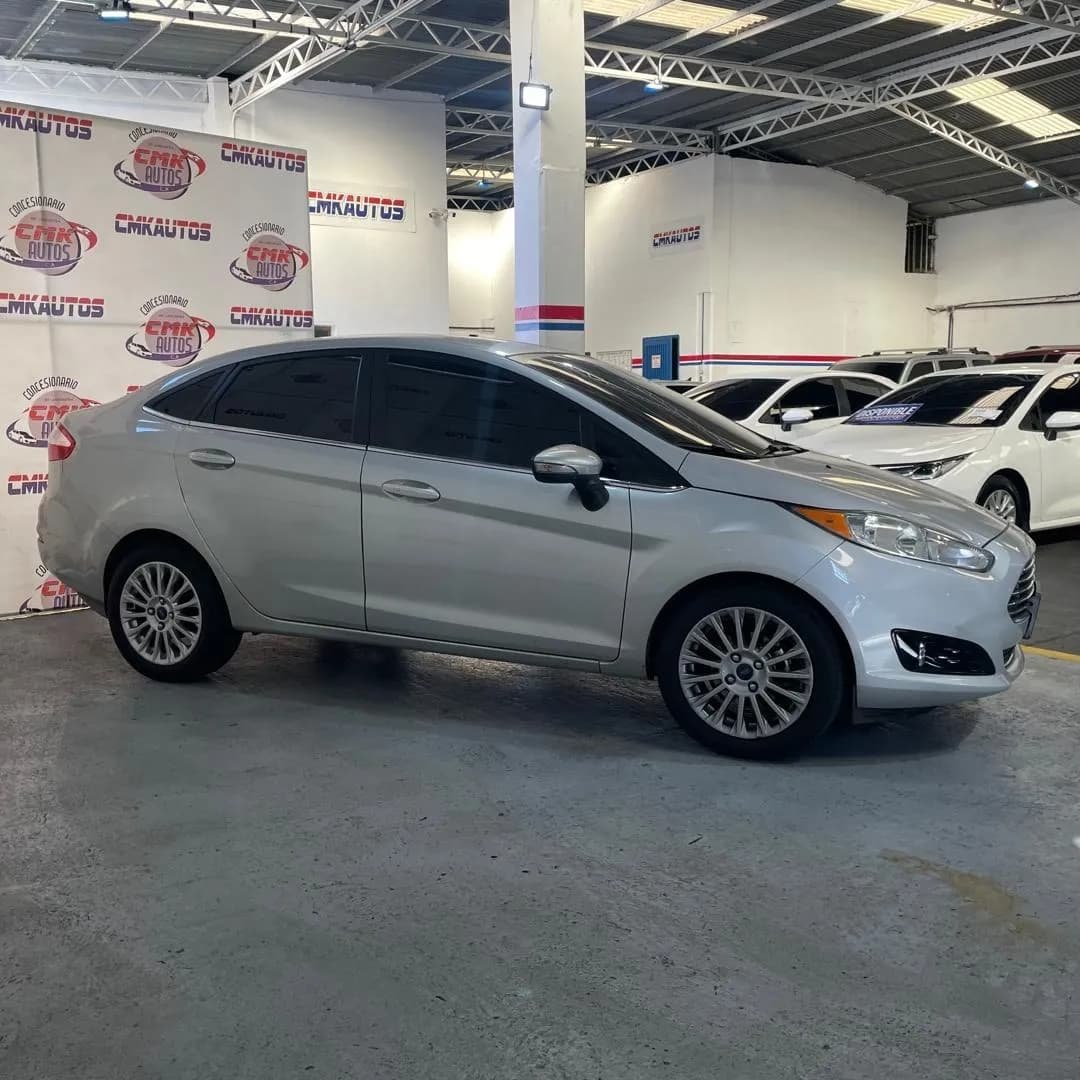Ford Fiesta Titanium 2014 Plateado