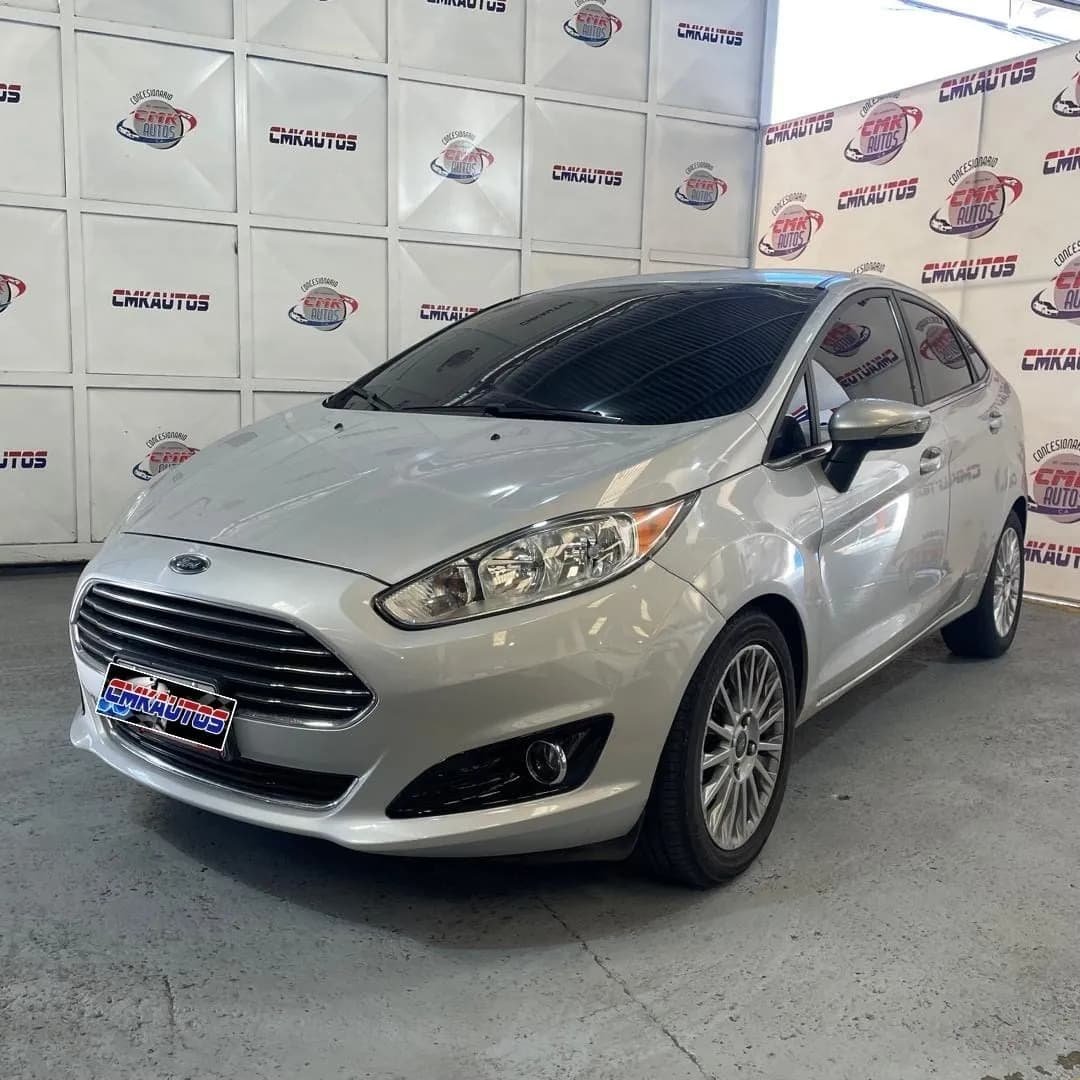 Ford Fiesta Titanium 2014 Plateado
