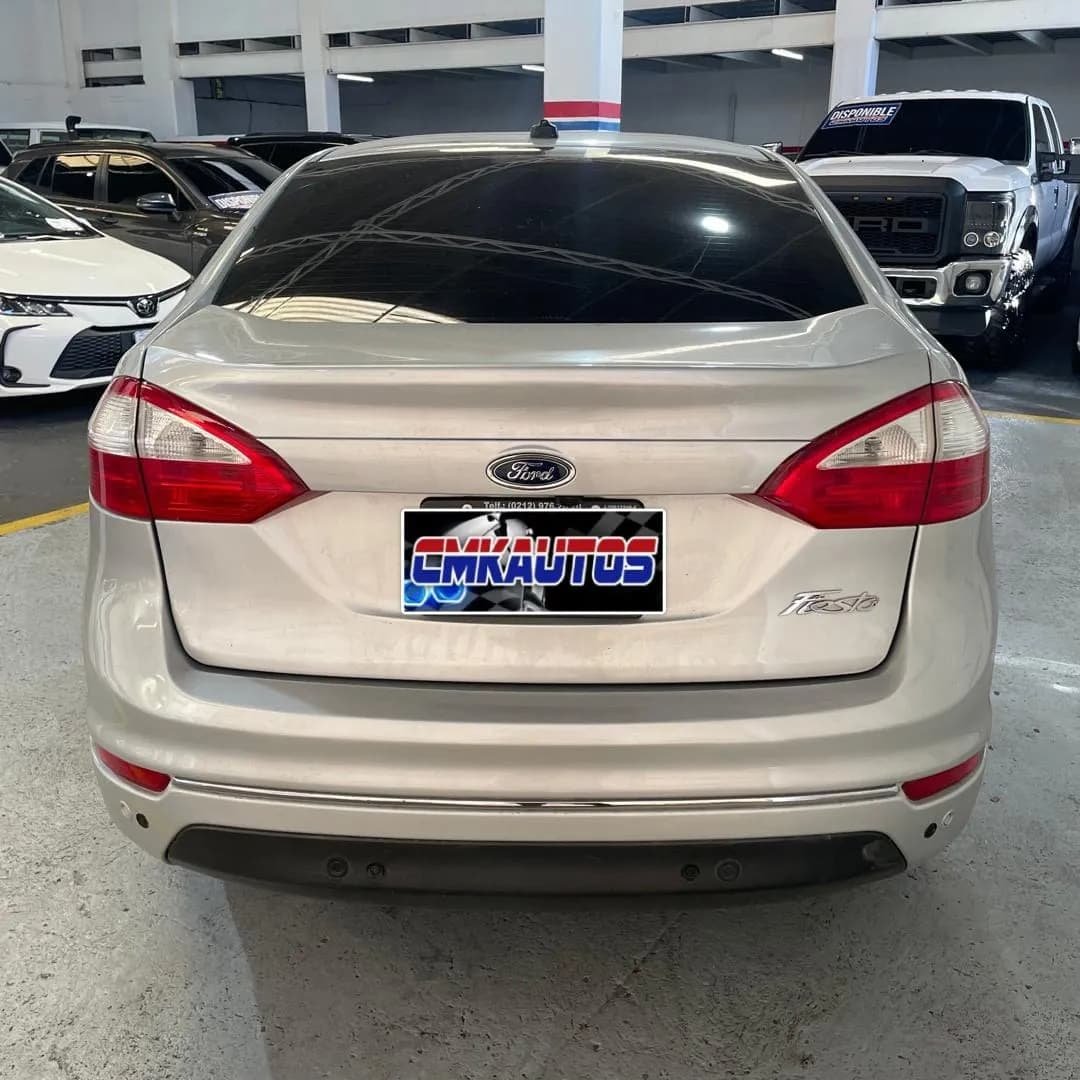 Ford Fiesta Titanium 2014 Plateado