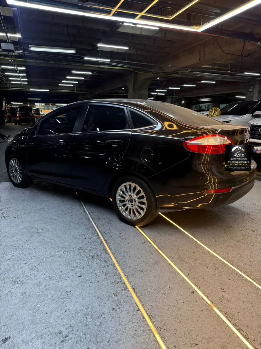 Ford Fiesta Titanium 2014 Negro Caracas