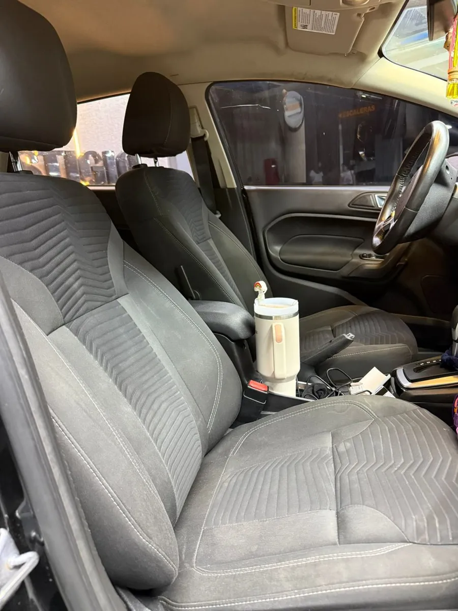 Ford Fiesta Titanium 2014 Negro Caracas