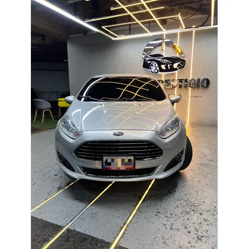 Ford Fiesta 2016 Plateado Caracas