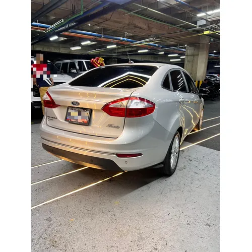 Ford Fiesta 2016 Plateado Caracas