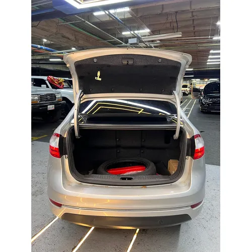 Ford Fiesta 2016 Plateado Caracas