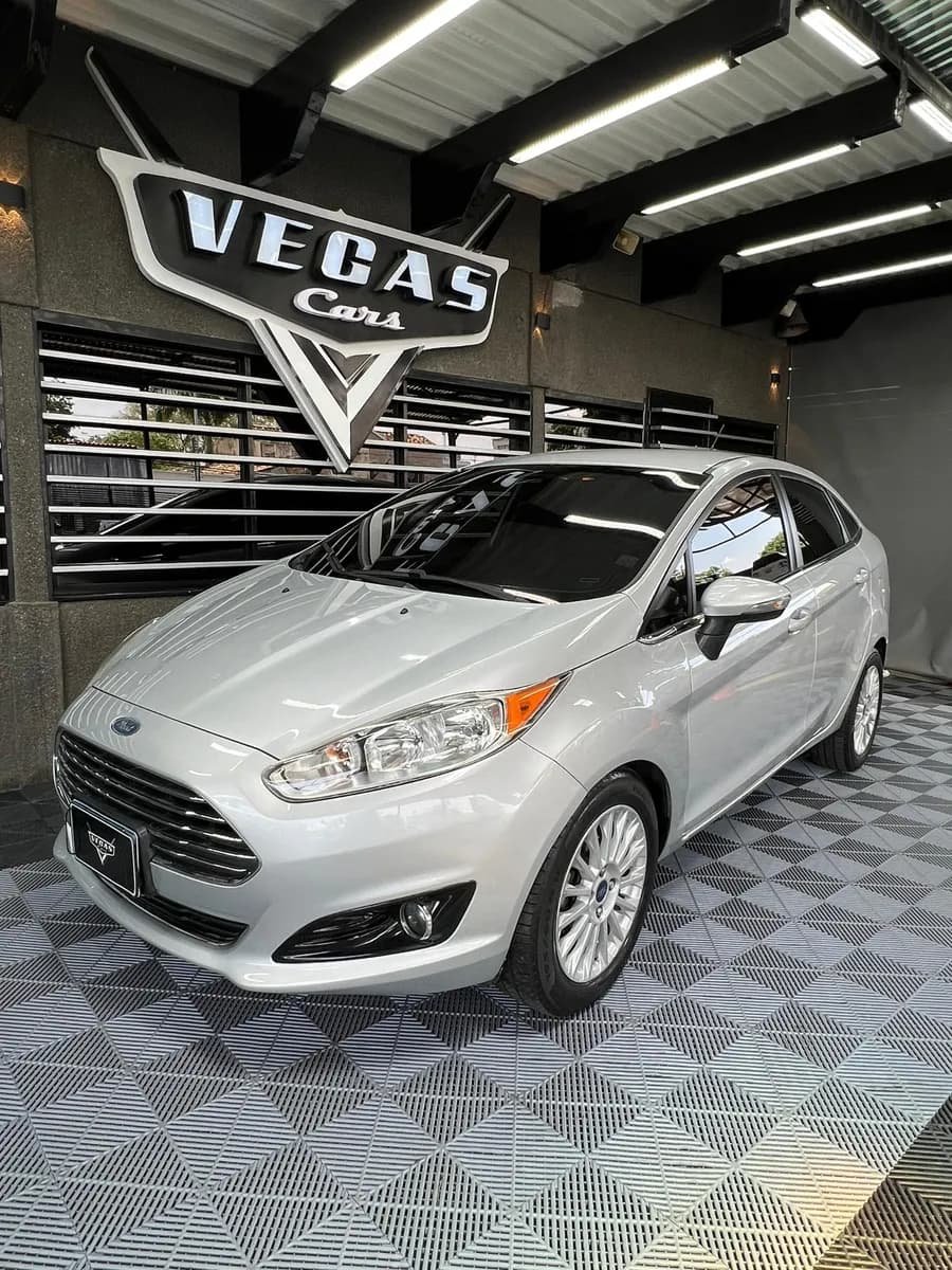 Ford Fiesta Titanium 2016 Plateado