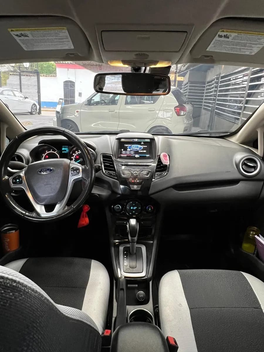 Ford Fiesta Titanium 2016 Plateado