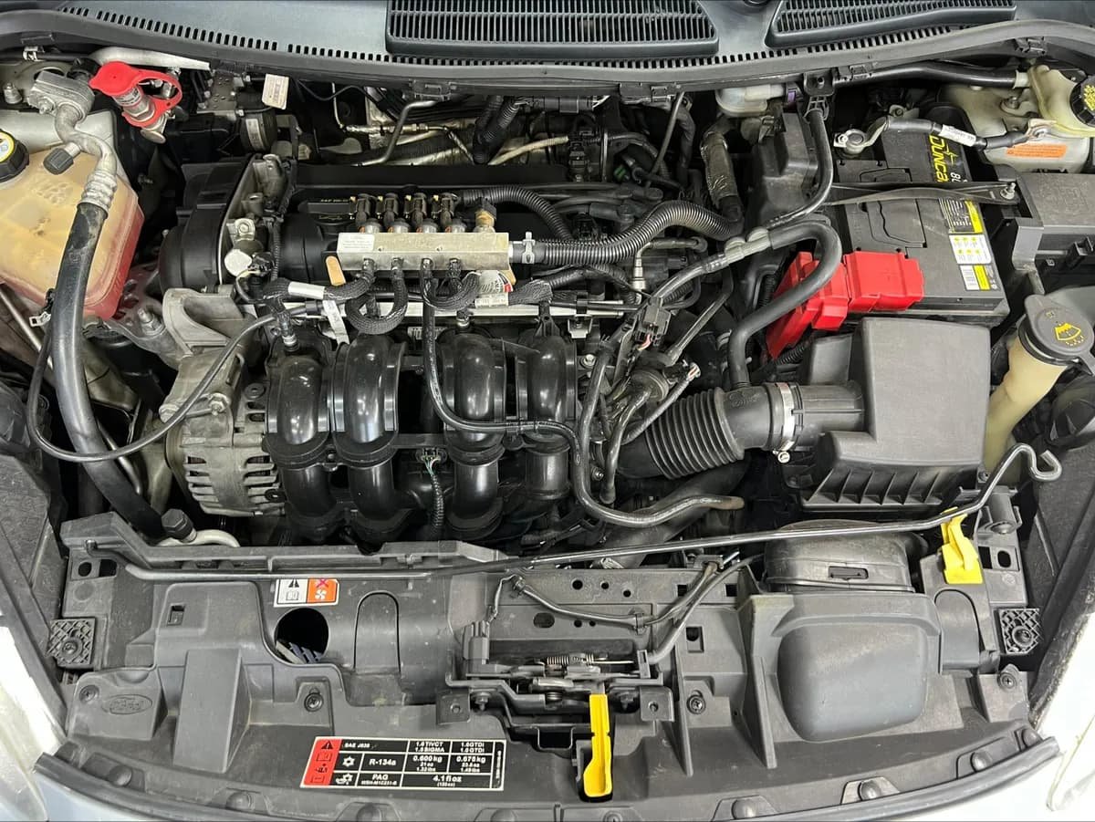 Ford Fiesta Titanium 2016 Plateado