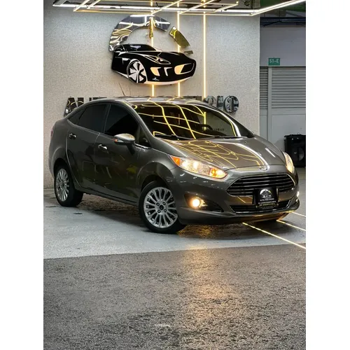 Ford Fiesta Titanium 2017 Gris Caracas