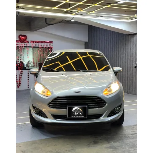 Ford Fiesta Titanium 2018 Plateado Caracas