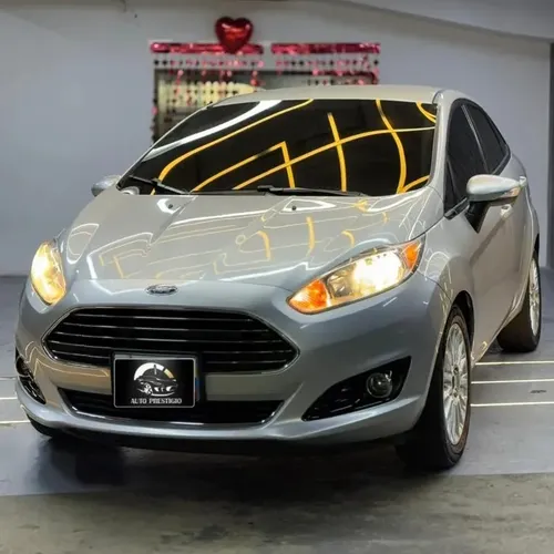 Ford Fiesta Titanium 2018 Plateado Caracas