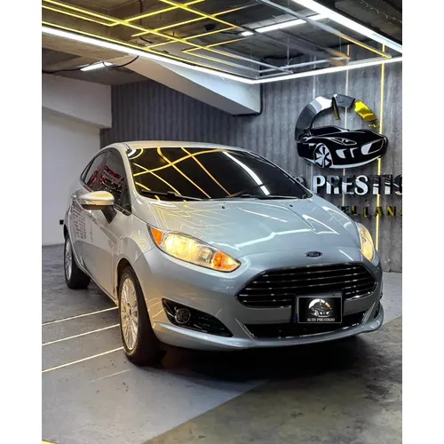 Ford Fiesta Titanium 2018 Plateado Caracas