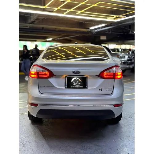 Ford Fiesta Titanium 2018 Plateado Caracas