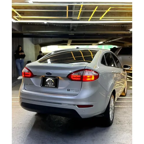 Ford Fiesta Titanium 2018 Plateado Caracas