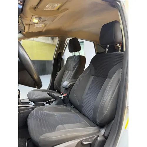 Ford Fiesta Titanium 2018 Plateado Caracas