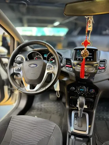 Ford Fiesta Titanium 2018 Plateado Caracas