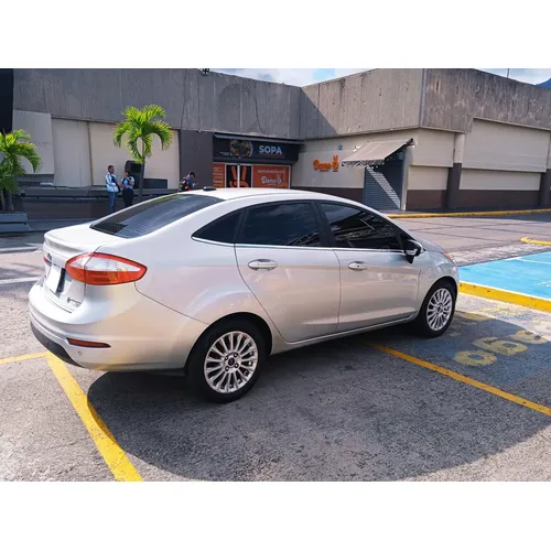 Ford Fiesta Titanium 2018 Plateado Caracas