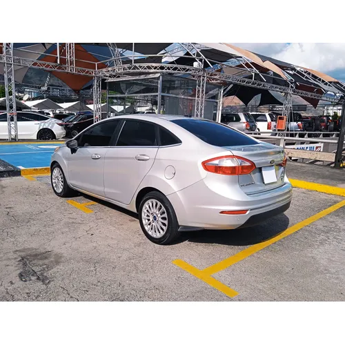 Ford Fiesta Titanium 2018 Plateado Caracas