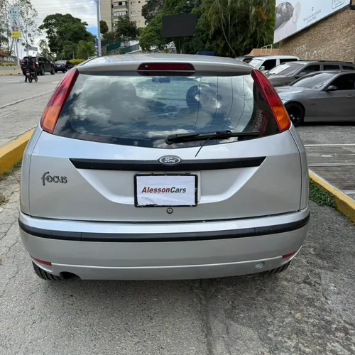 Ford Focus 2005 Plateado Caracas