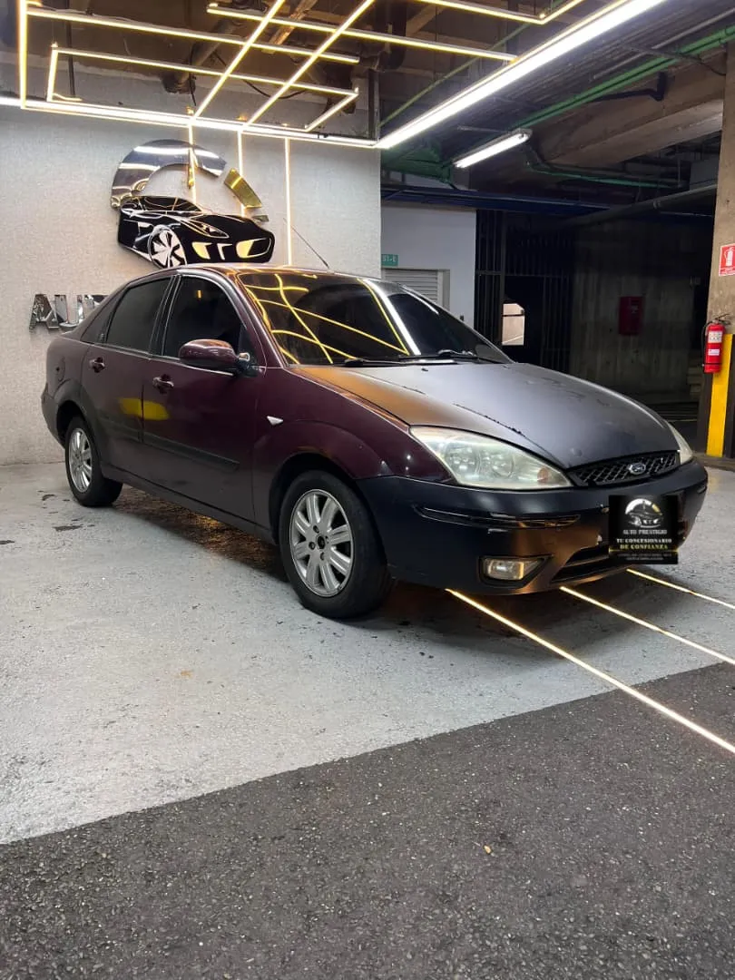 Ford Focus 2005 Rojo Caracas