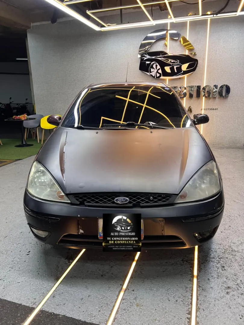 Ford Focus 2005 Rojo Caracas