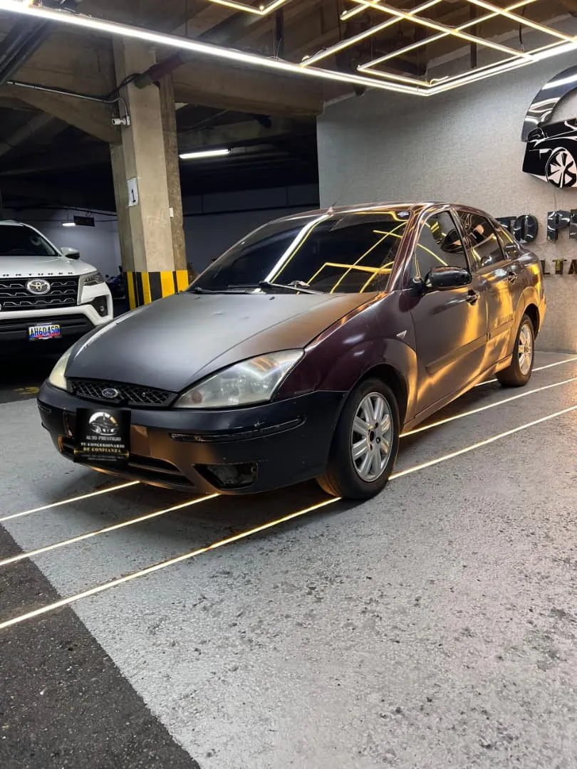 Ford Focus 2005 Rojo Caracas