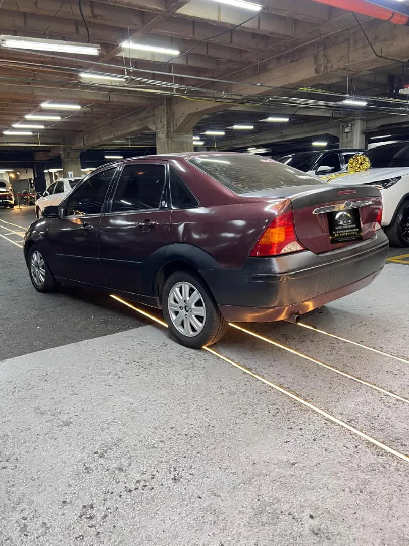Ford Focus 2005 Rojo Caracas