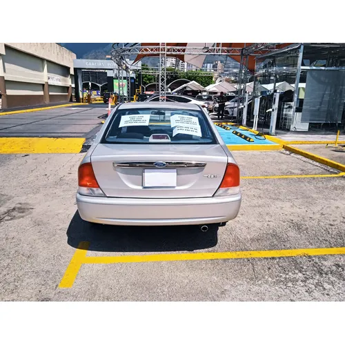 Ford LASER 2001 Plateado Caracas