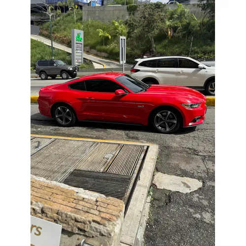 Ford Mustang Coyote GT 2015 Rojo Caracas