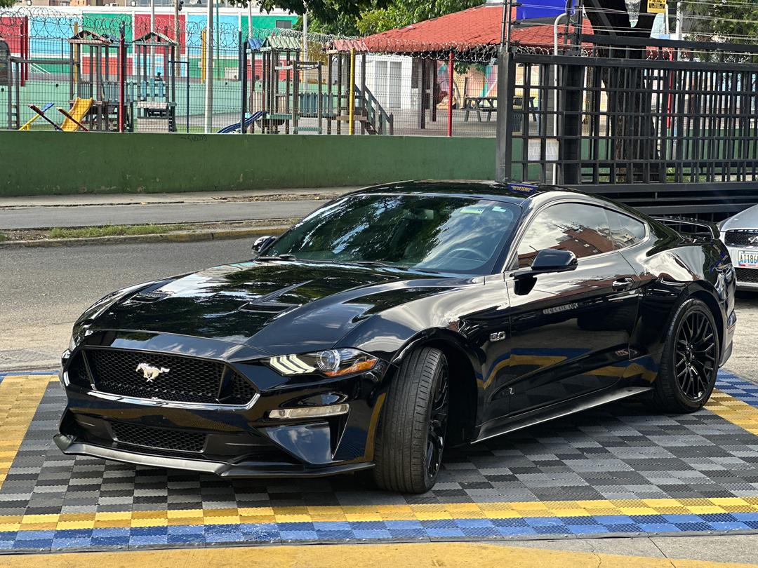 Ford Mustang GT 2018 Negro Caracas